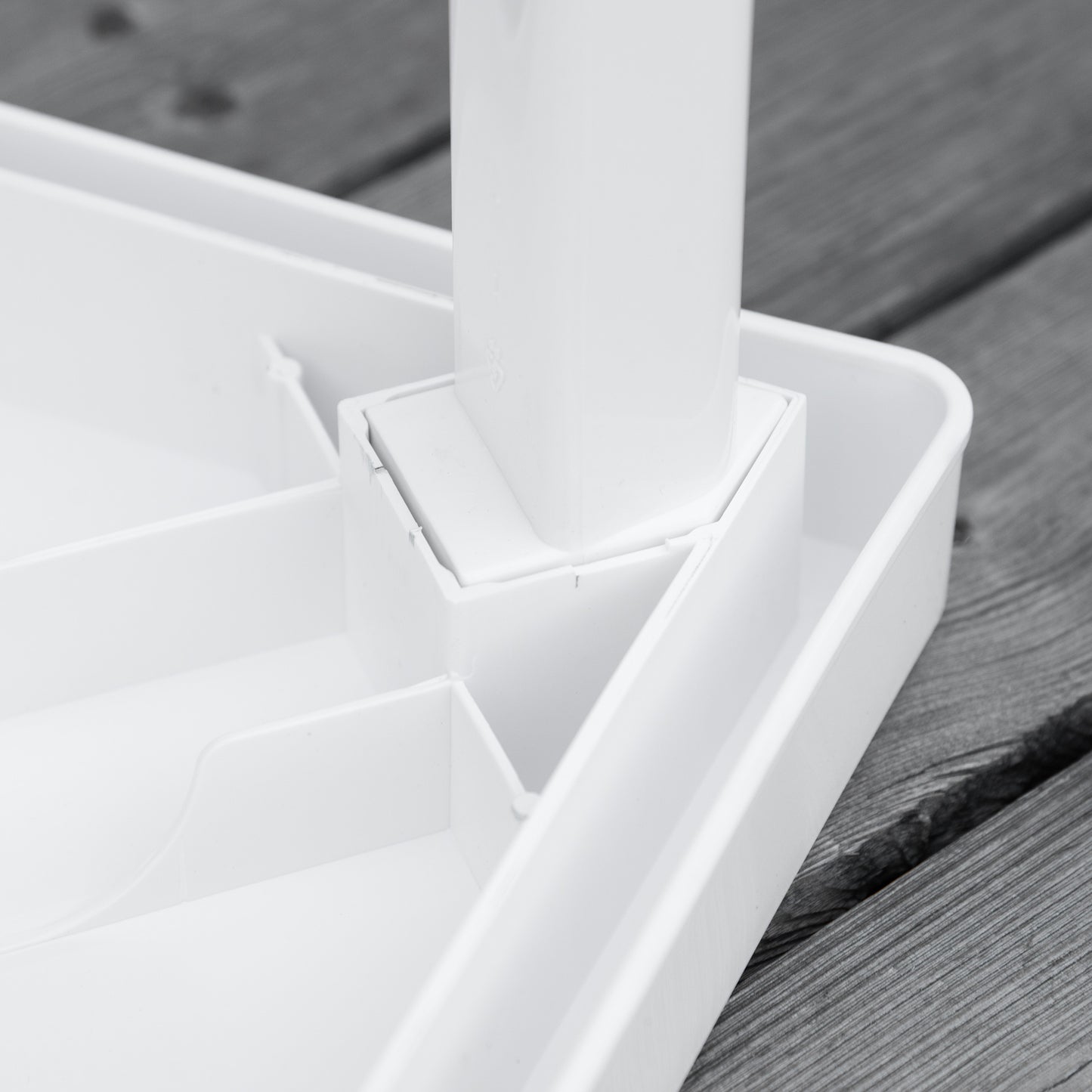 Garden Side Table, Plastic Outdoor Square Coffee Table for Drink, Snack, White