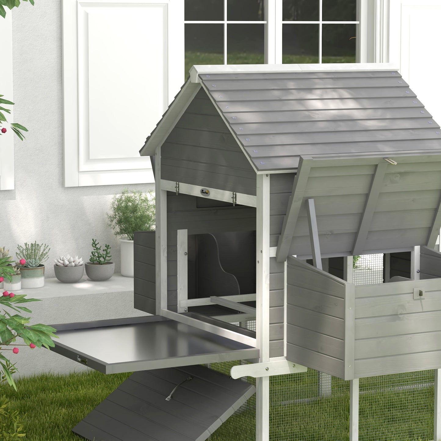 Wooden Chicken Coop with Nesting Boxes, Run, Doors, Tray, Ramp for 4-6 Chickens