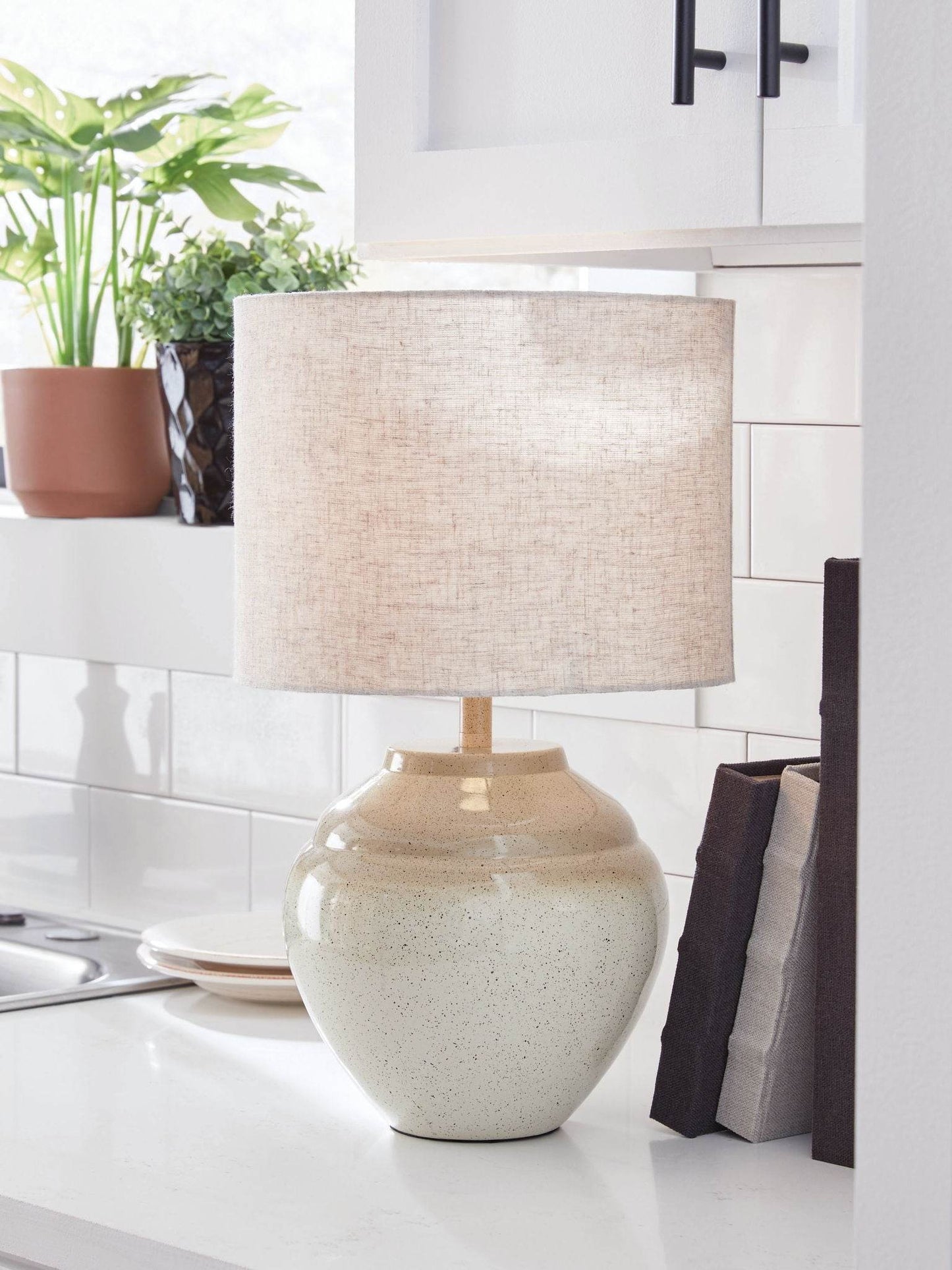 Waldish - Cream / Beige - Metal Table Lamp - Forward Furniture