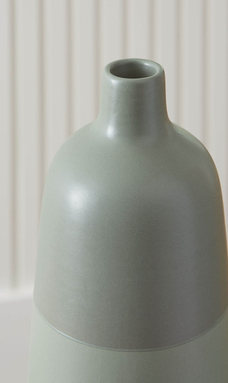 Peerland - Vase - Forward Furniture