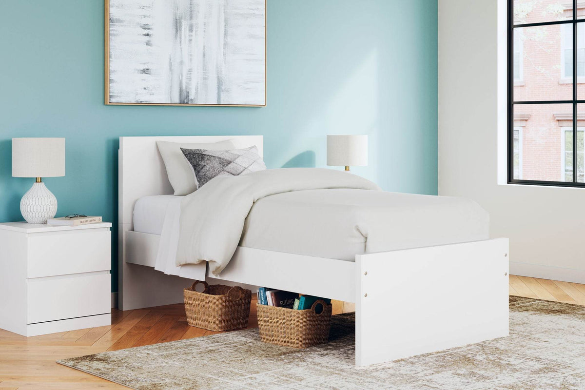 Onita - Panel Platform Bed - Forward Furniture