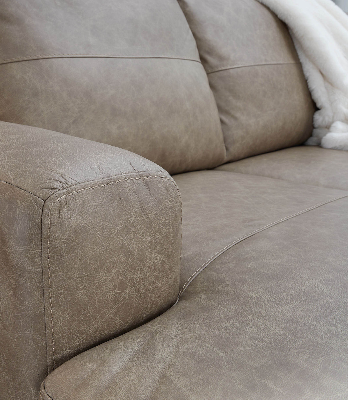 Amuleto - Desert - 2-Piece Sectional With Laf Corner Chaise - Leather Match - Forward Furniture