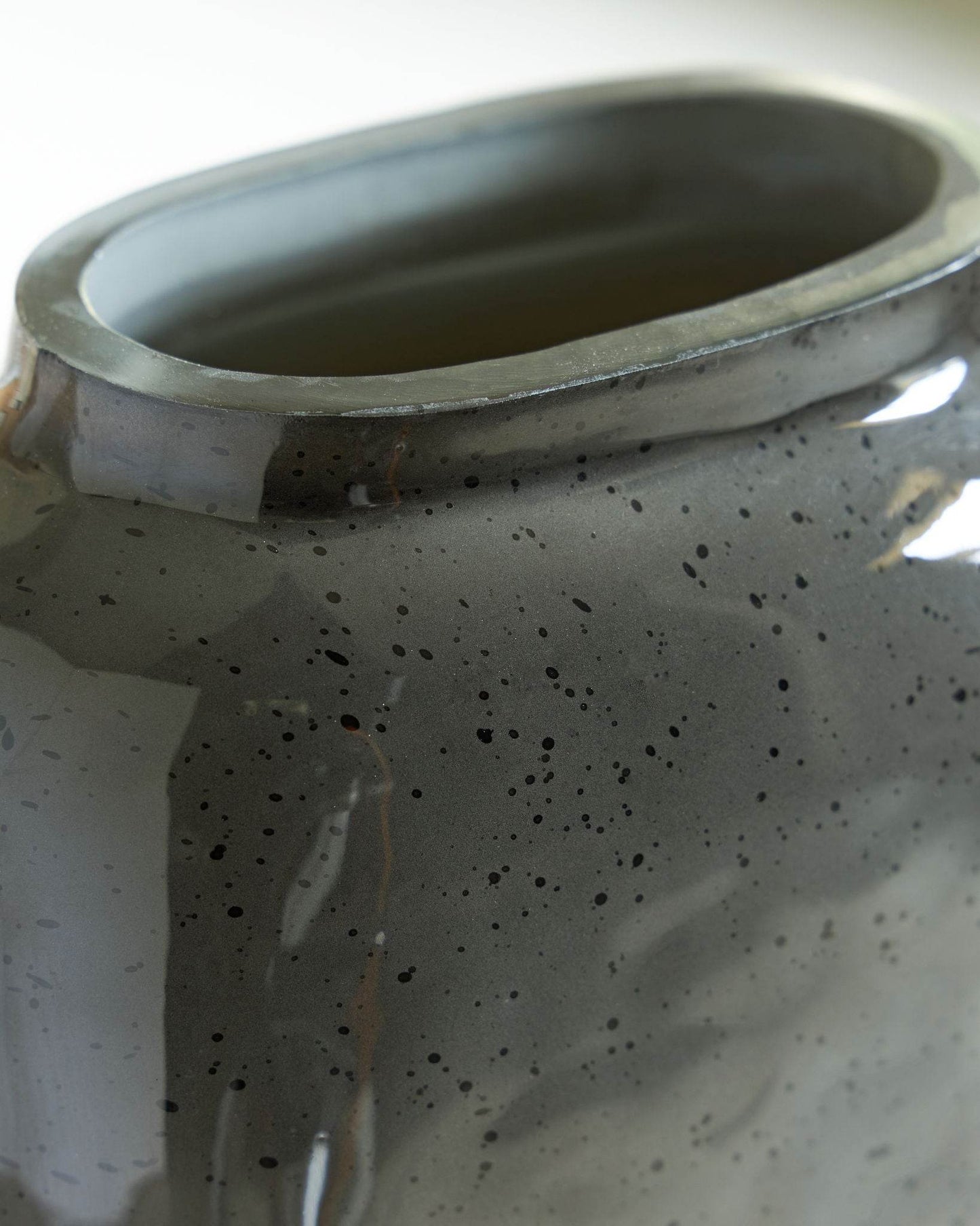 Kierlain - Vase - Forward Furniture