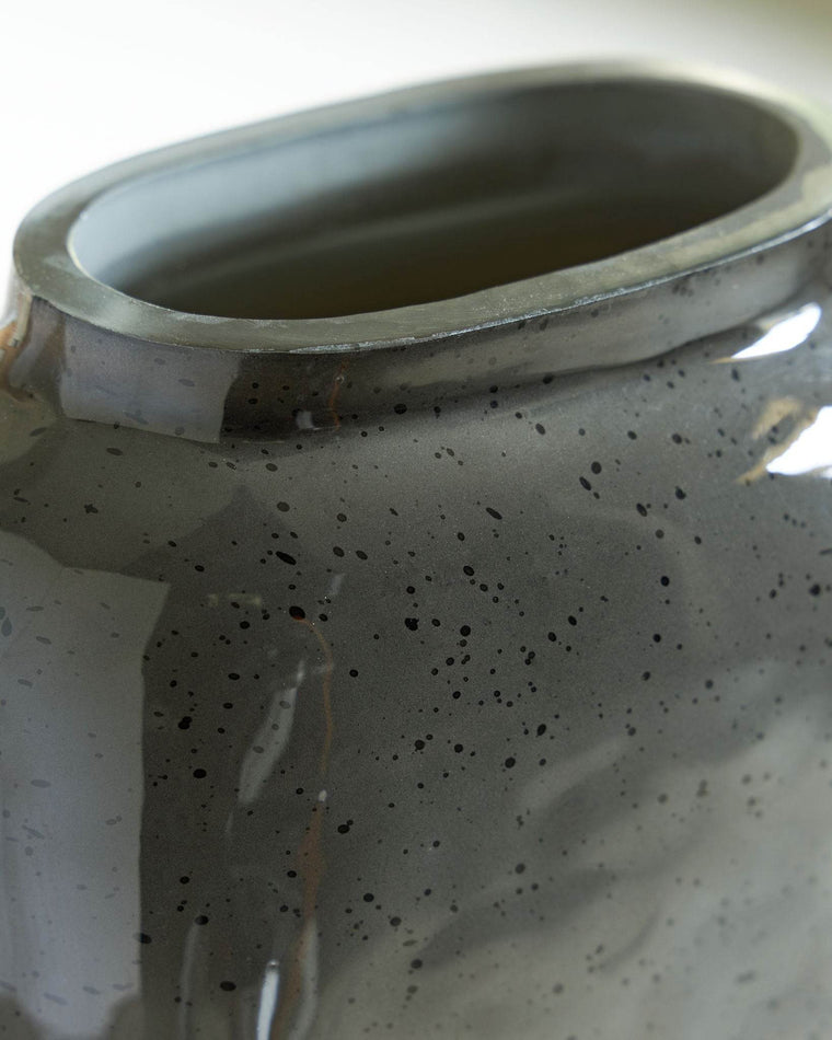 Kierlain - Vase - Forward Furniture