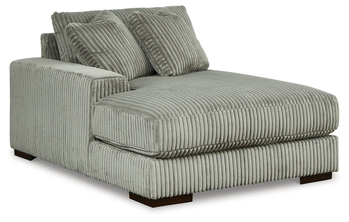 Lindyn - Sectional - Forward Furniture