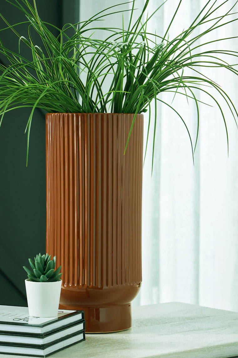 Avalyah - Large Vase - Forward Furniture