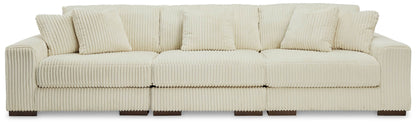 Lindyn - Sectional - Forward Furniture