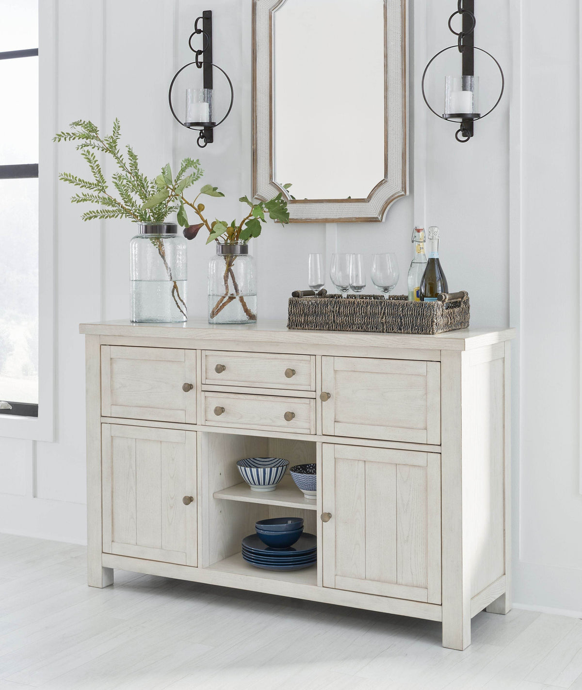 Robbinsdale - Antique White - Dining Room Server - Forward Furniture