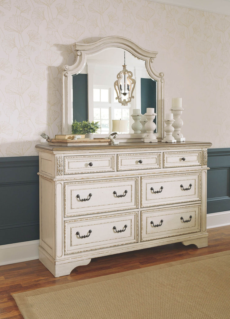 Realyn - Bedroom Sleigh Bed Set - Forward Furniture