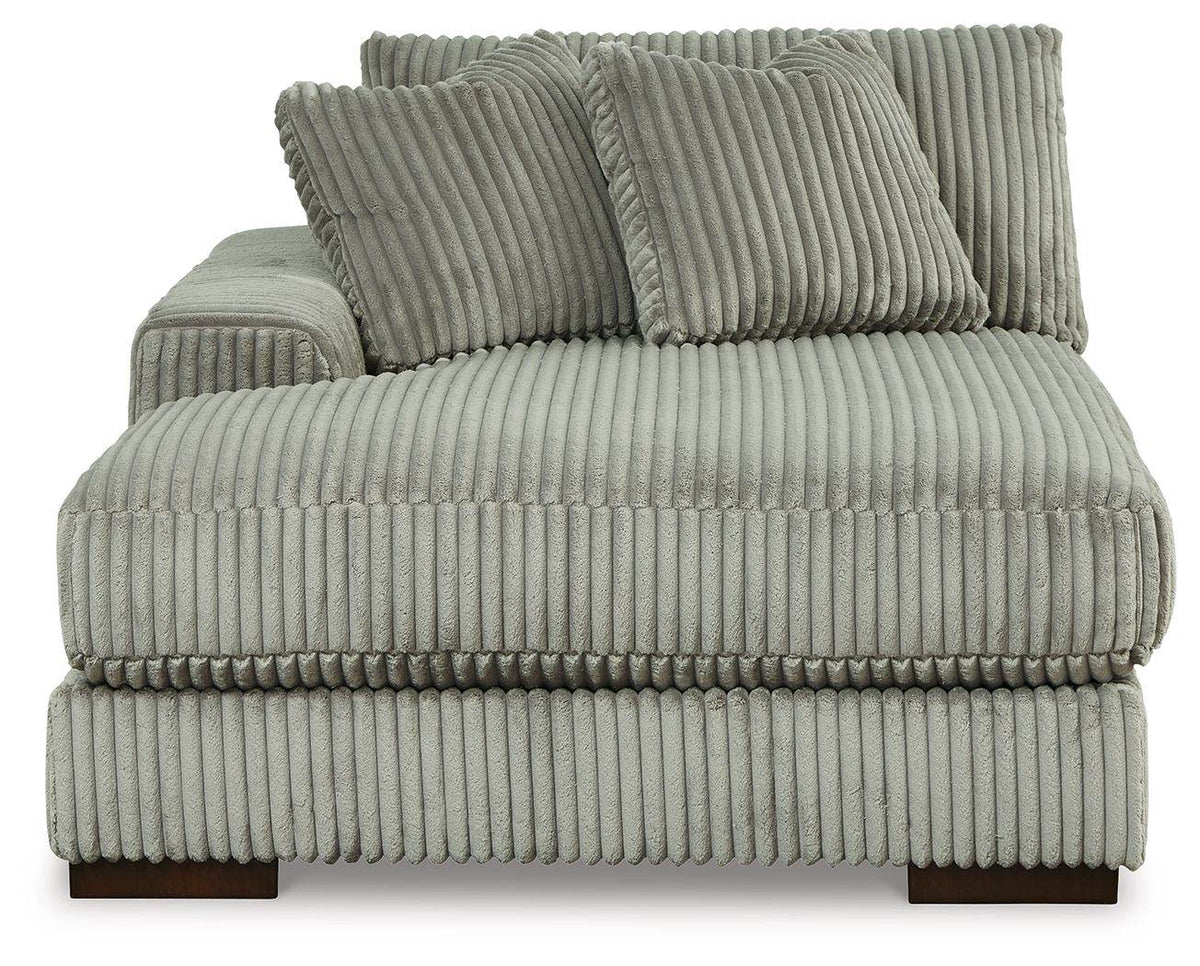 Lindyn - Sectional - Forward Furniture