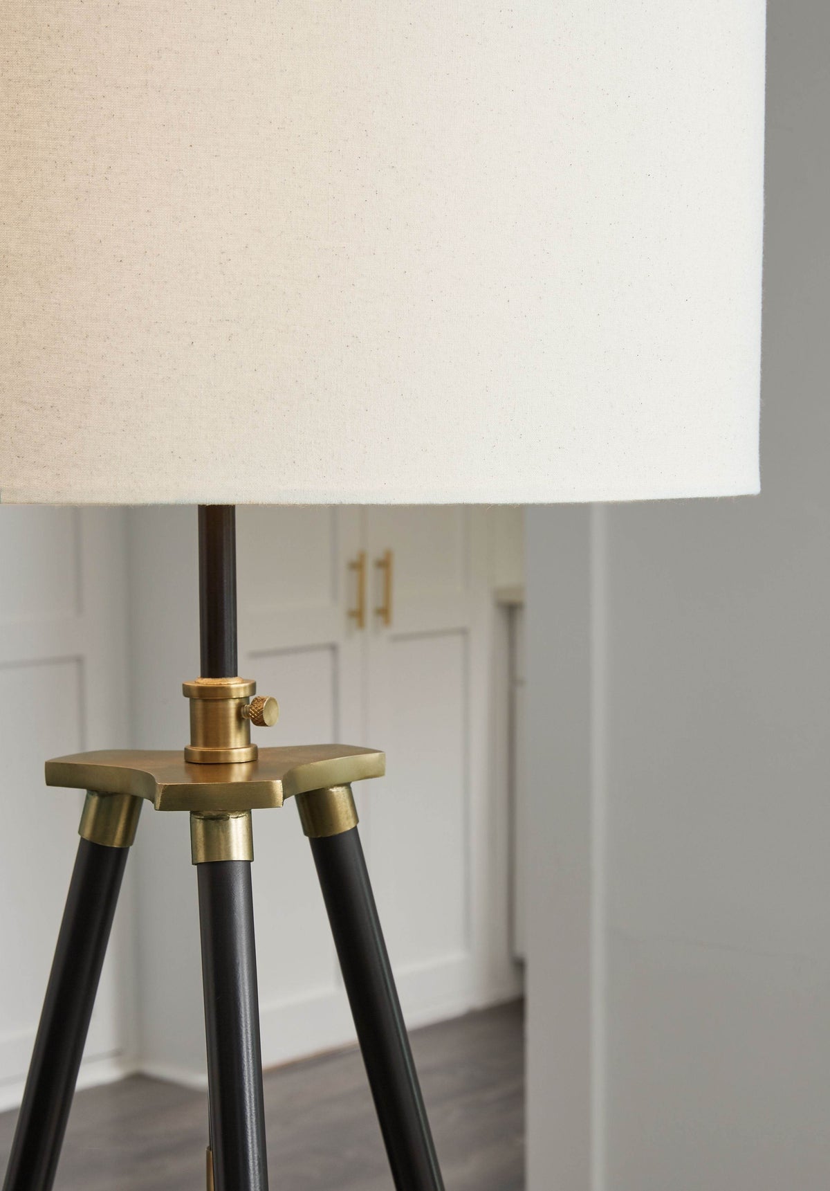 Cashner - Black / Gold Finish - Metal Floor Lamp - Forward Furniture