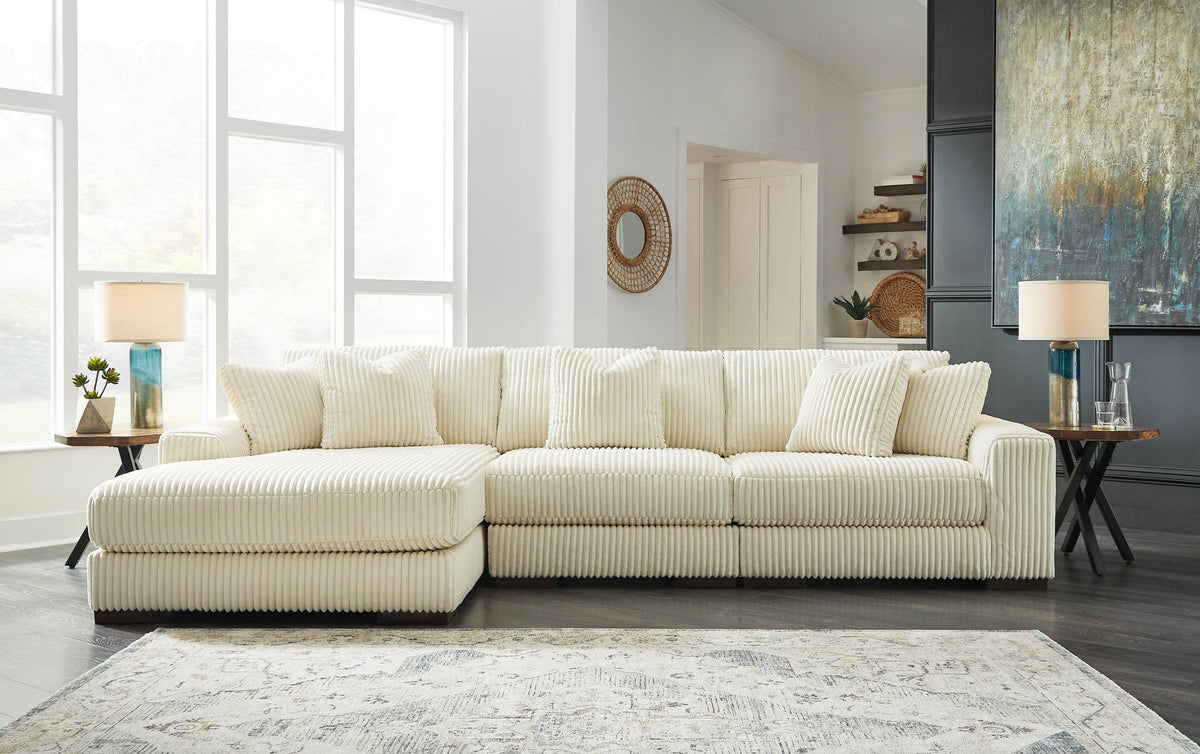 Lindyn - Sectional - Forward Furniture