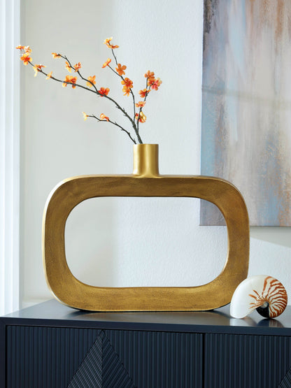 Lawtonville - Vase - Forward Furniture