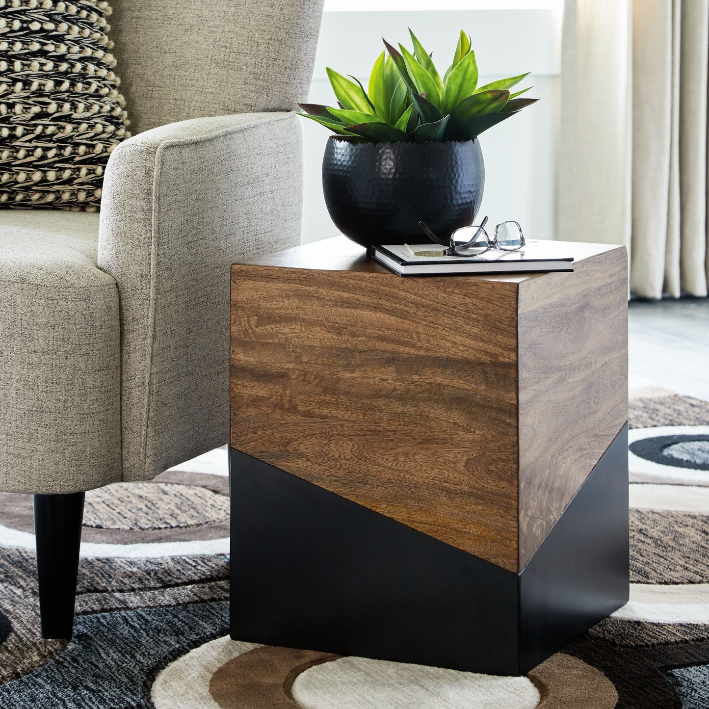 Trailbend - Brown / Gunmetal - Accent Table