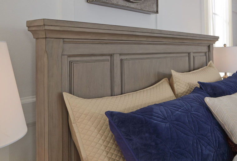 Lettner - 6 Pc. - Dresser, Mirror, Chest, Queen Panel Bed, 2 Nightstands - Light Gray