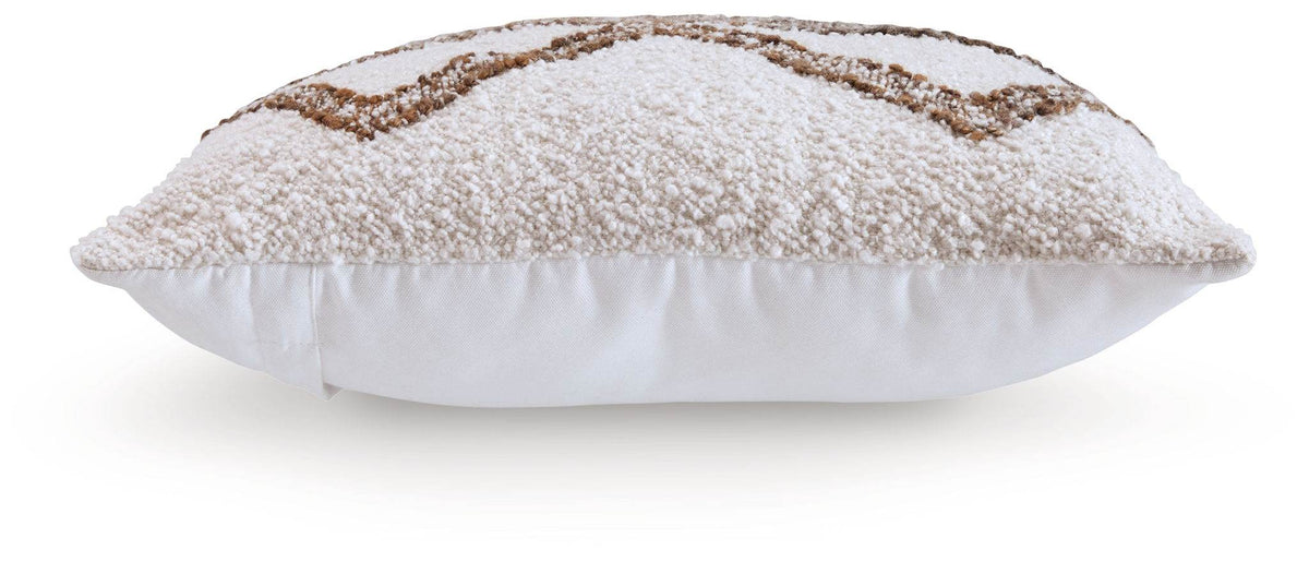 Brettwood - Pillow - Forward Furniture