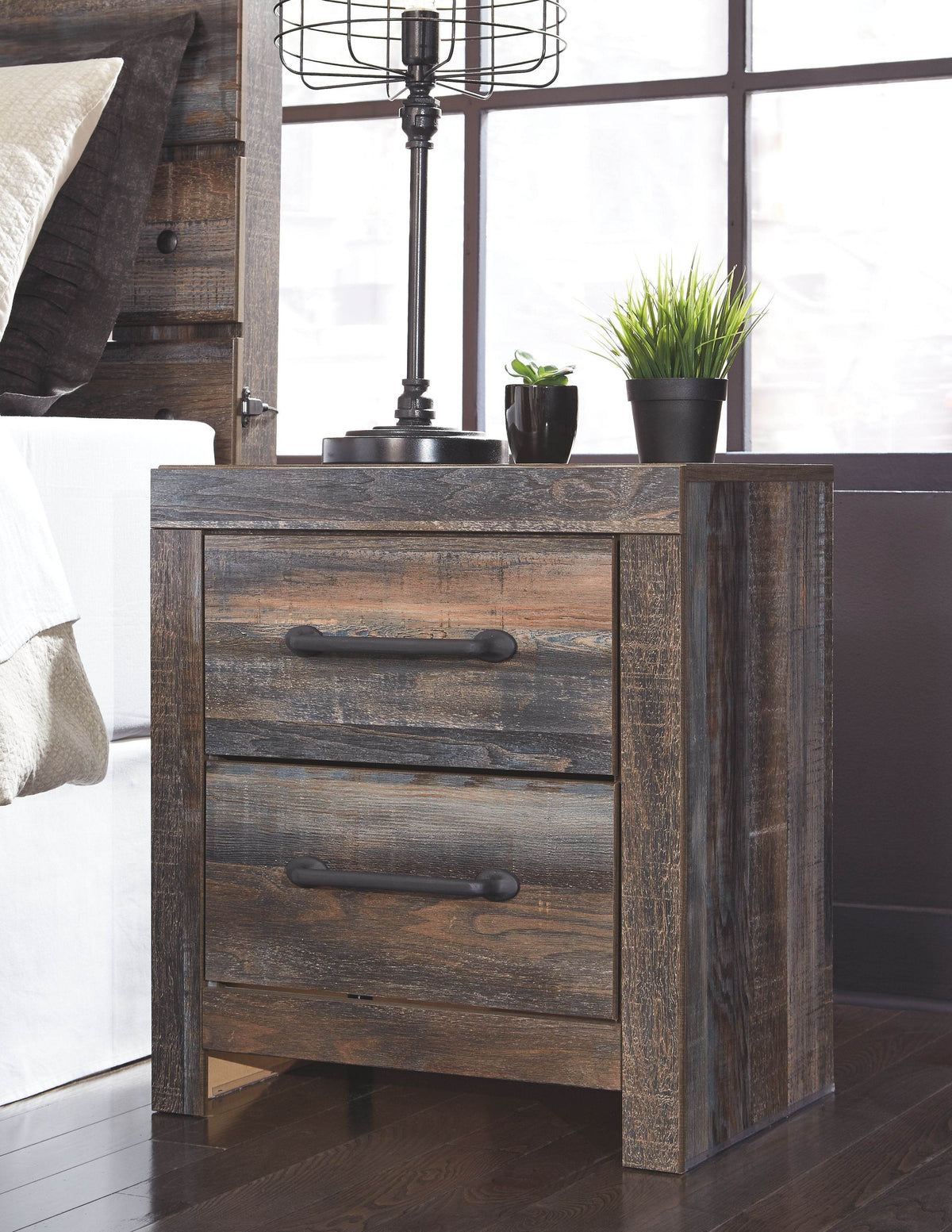 Drystan - Panel Bedroom Set - Forward Furniture