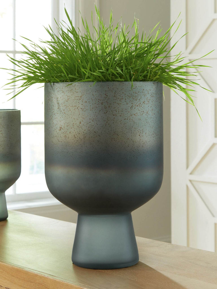 Pennmore - Vase - Forward Furniture