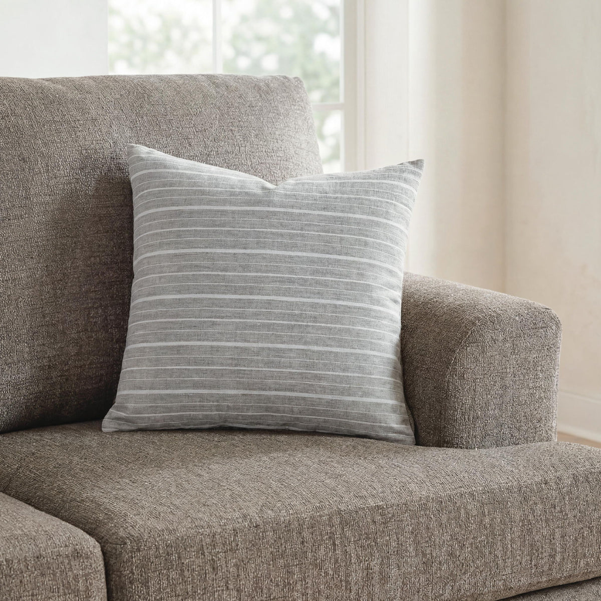 Vernthrone - Pillow (Set of 4) - Taupe / White