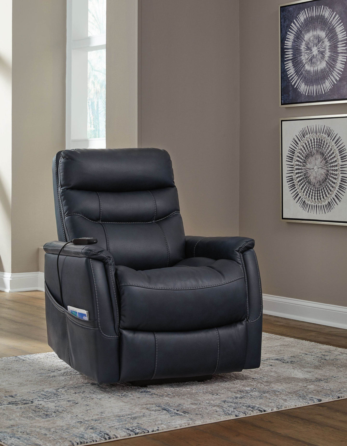 Strawbill - Power Lift Recliner - Forward Furniture