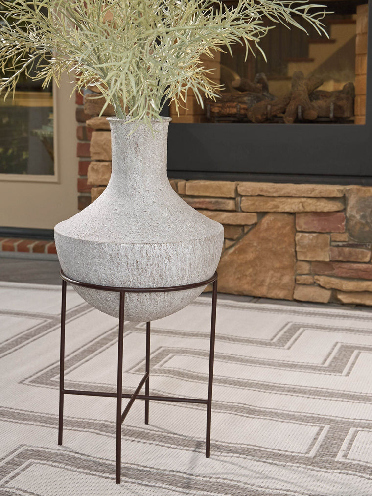 Estonbank - Vase - Forward Furniture