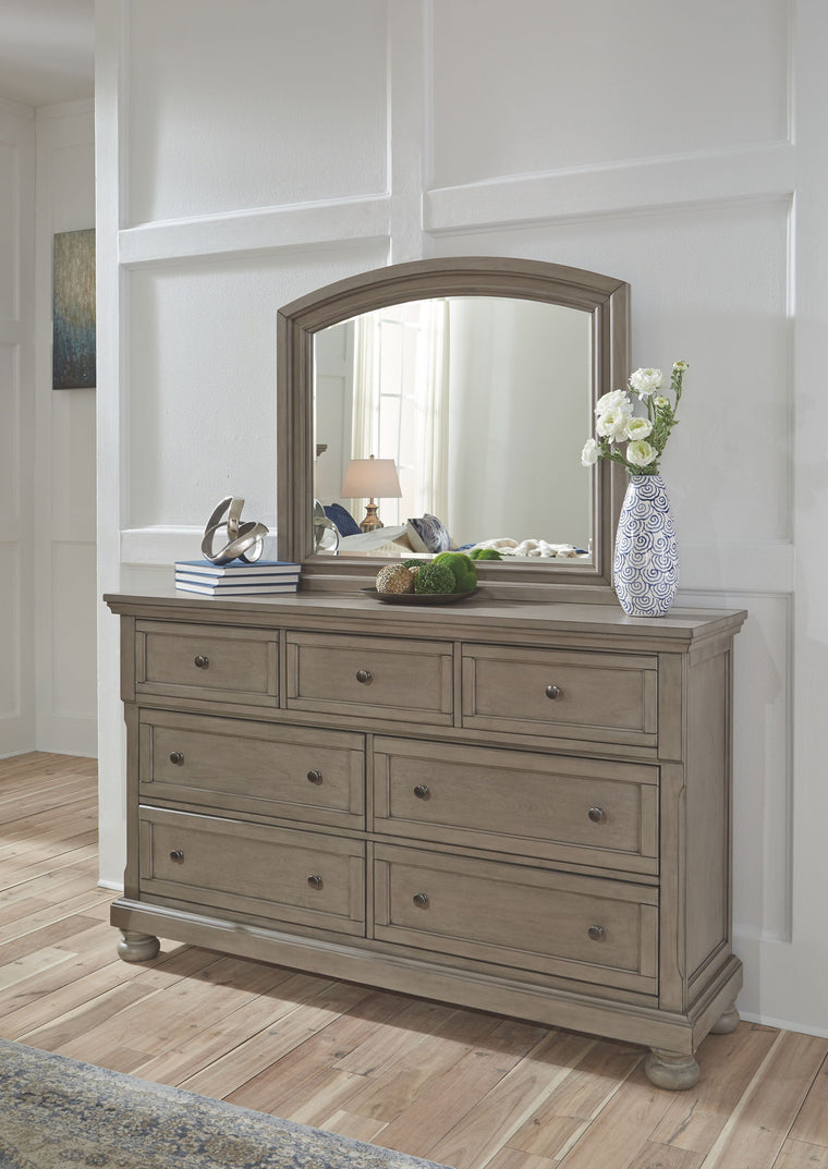 Lettner - 3 Pc. - Dresser, Mirror, Queen Panel Bed - Light Gray