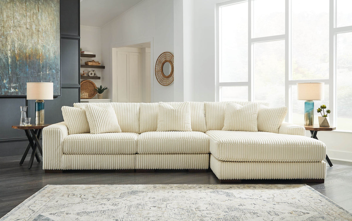 Lindyn - Sectional - Forward Furniture