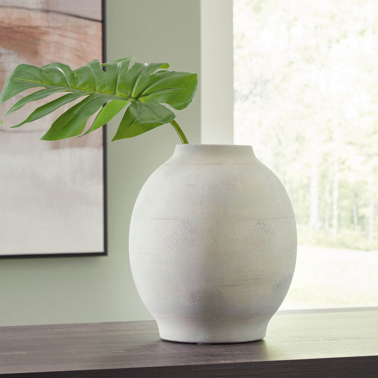 Clayson - Vase - Forward Furniture