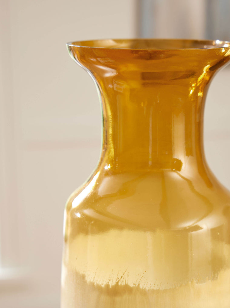 Wynburg - Vase - Forward Furniture