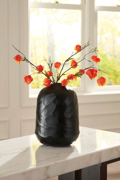 Ryanford - Vase - Forward Furniture