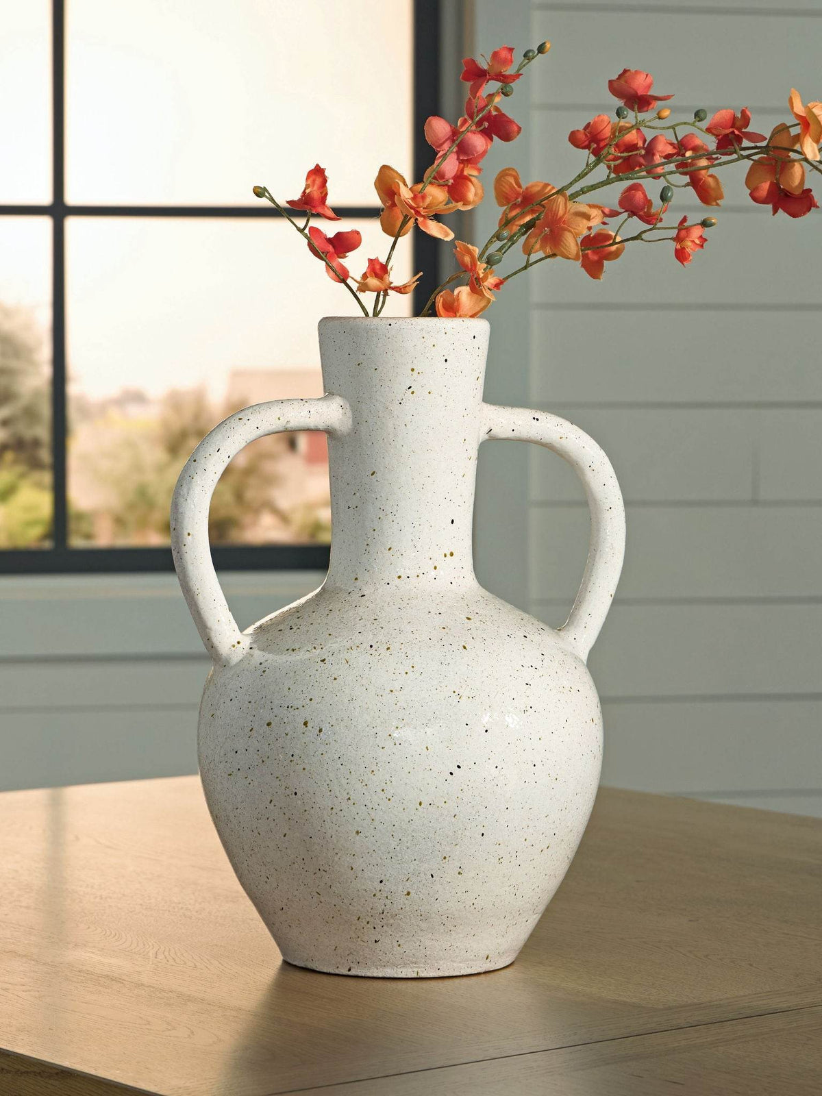 Dallinworth - Vase - Forward Furniture