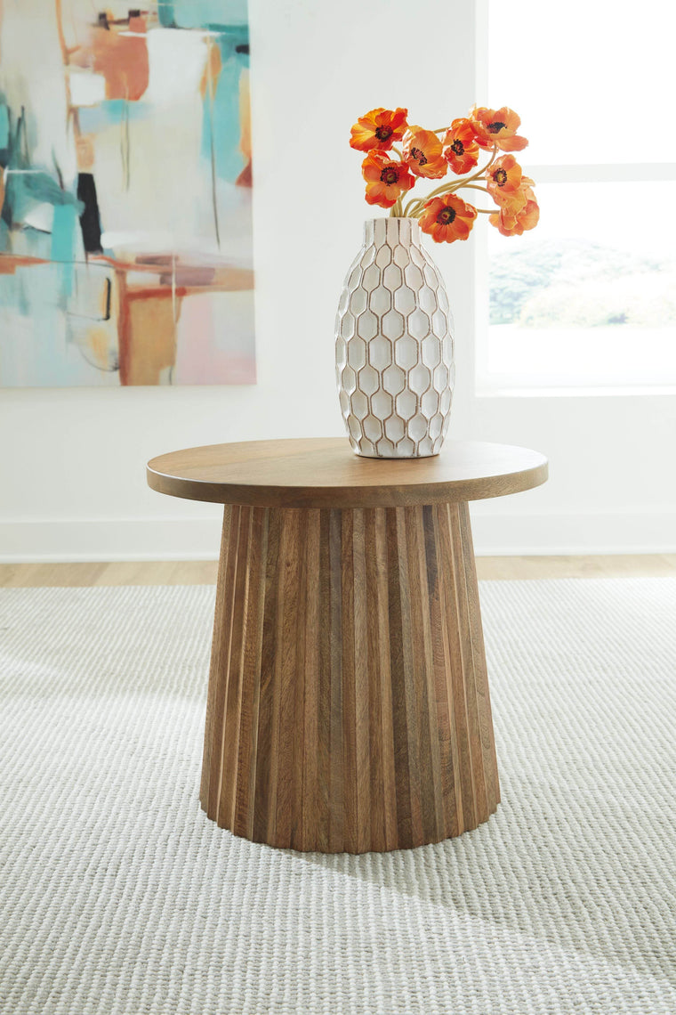 Ceilby - Accent Table - Forward Furniture