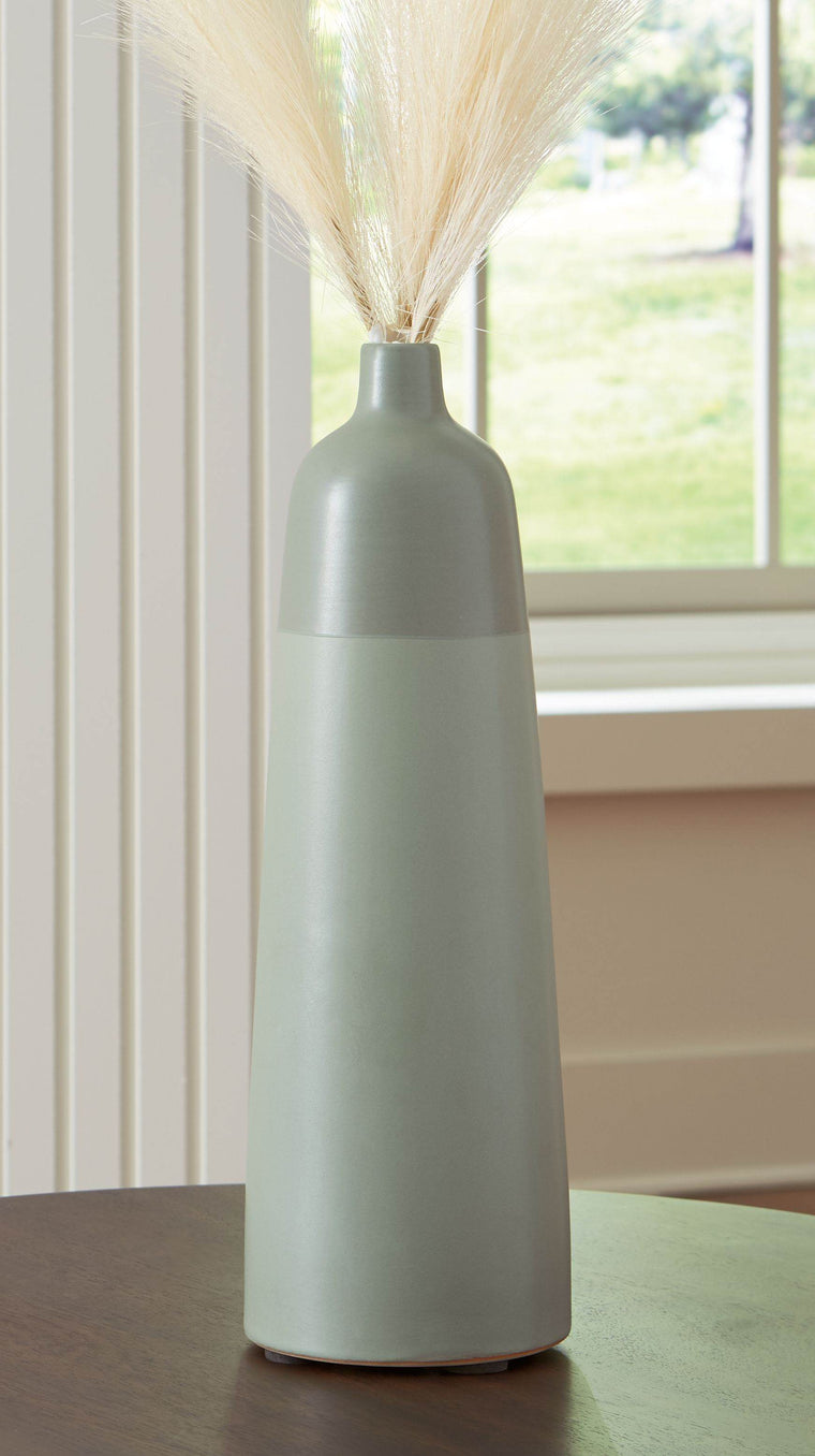 Peerland - Vase - Forward Furniture