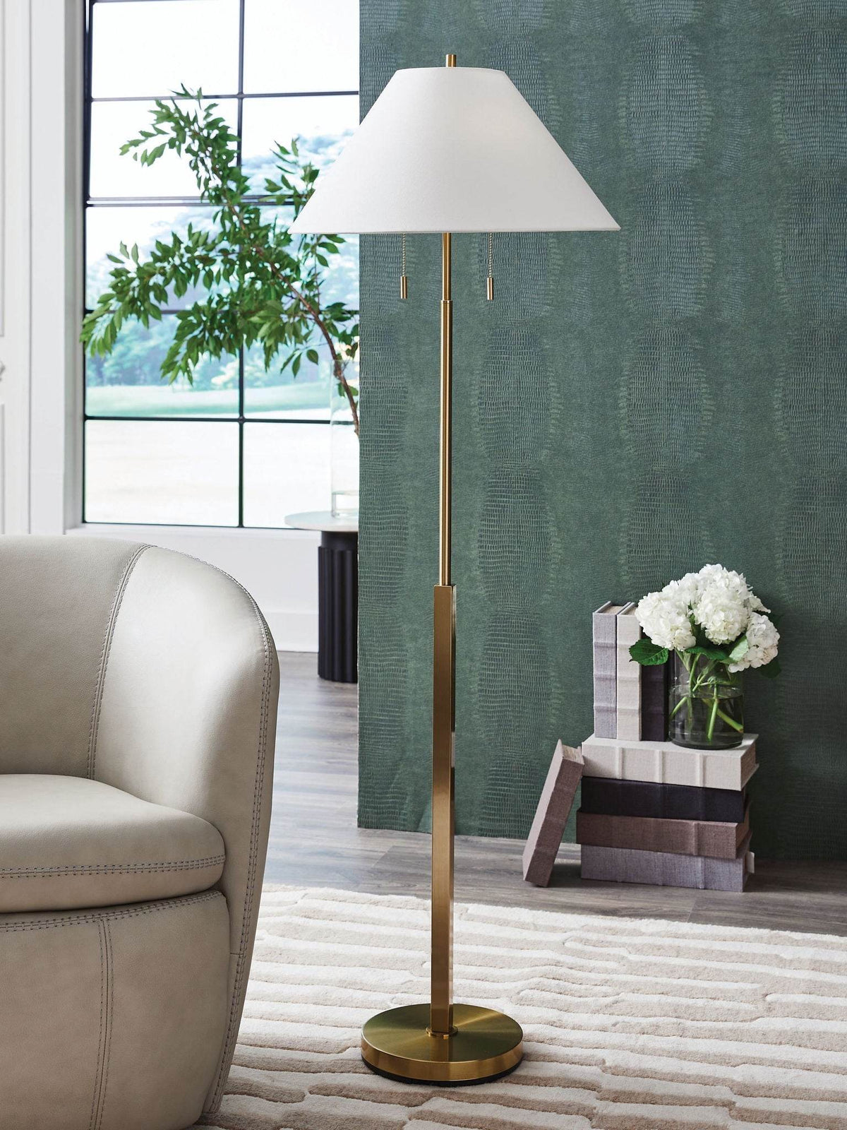 Haigwood - Metal Lamp - Forward Furniture