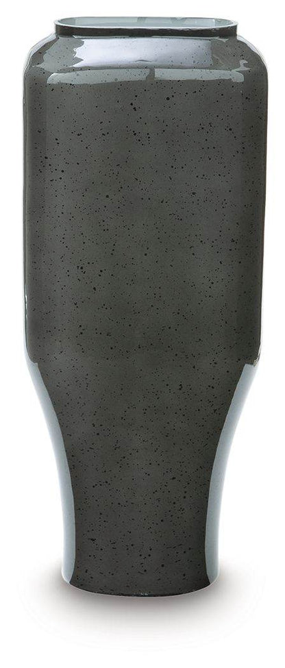 Kierlain - Vase - Forward Furniture