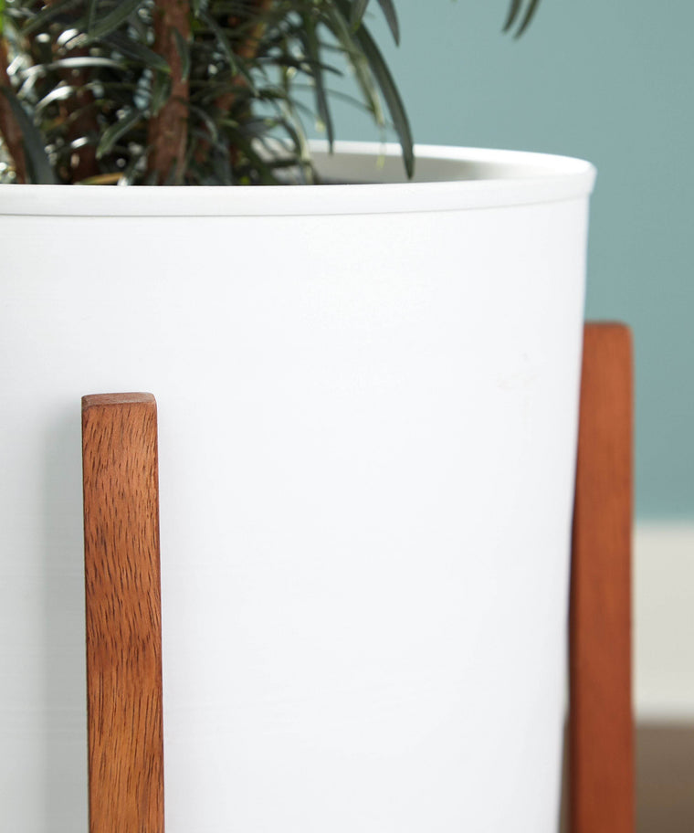 Dorcey - White / Brown - Planter Set (Set of 2) - Forward Furniture