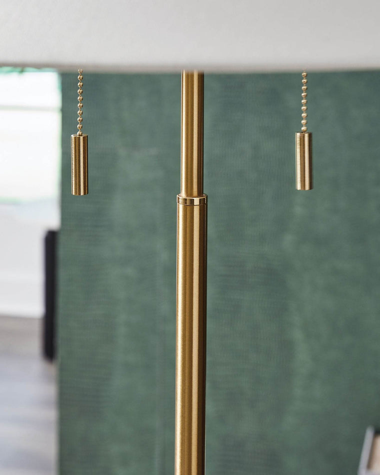 Haigwood - Metal Lamp - Forward Furniture