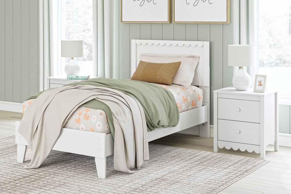 Hallityn - Panel Platform Bed - Forward Furniture