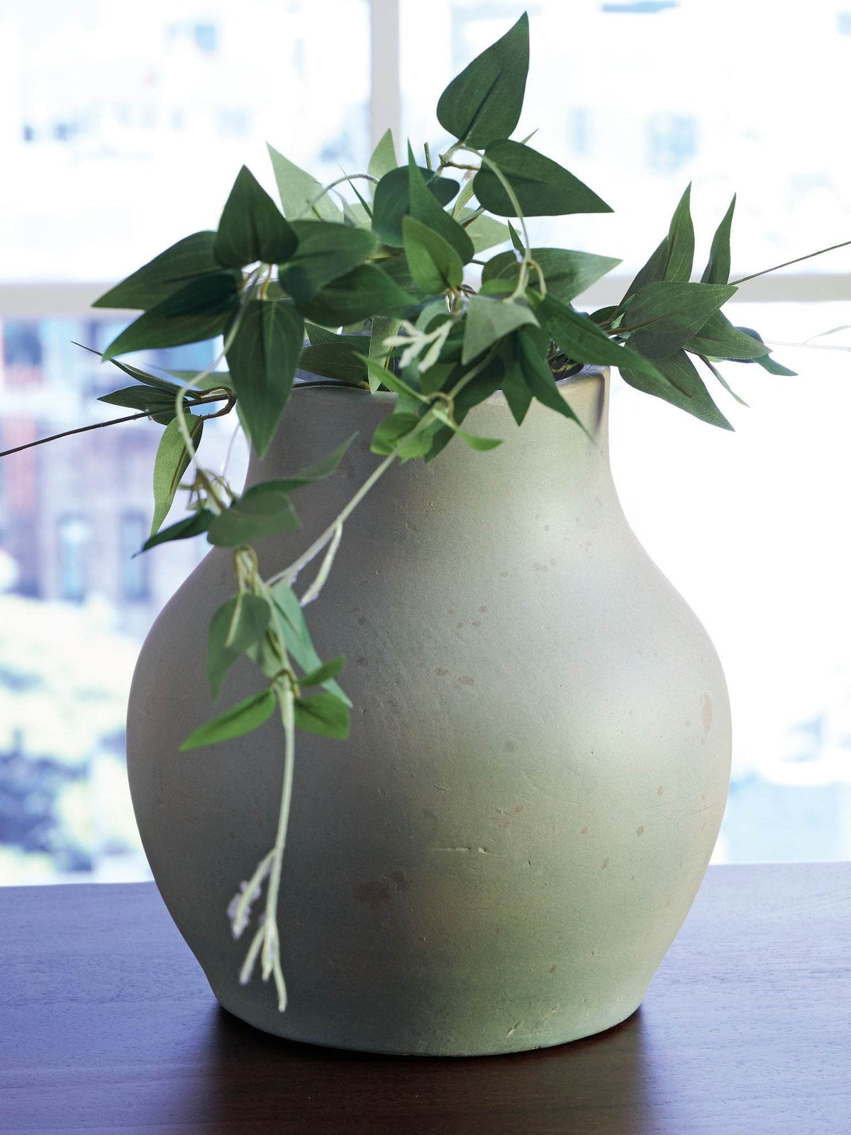 Baychester - Vase - Forward Furniture