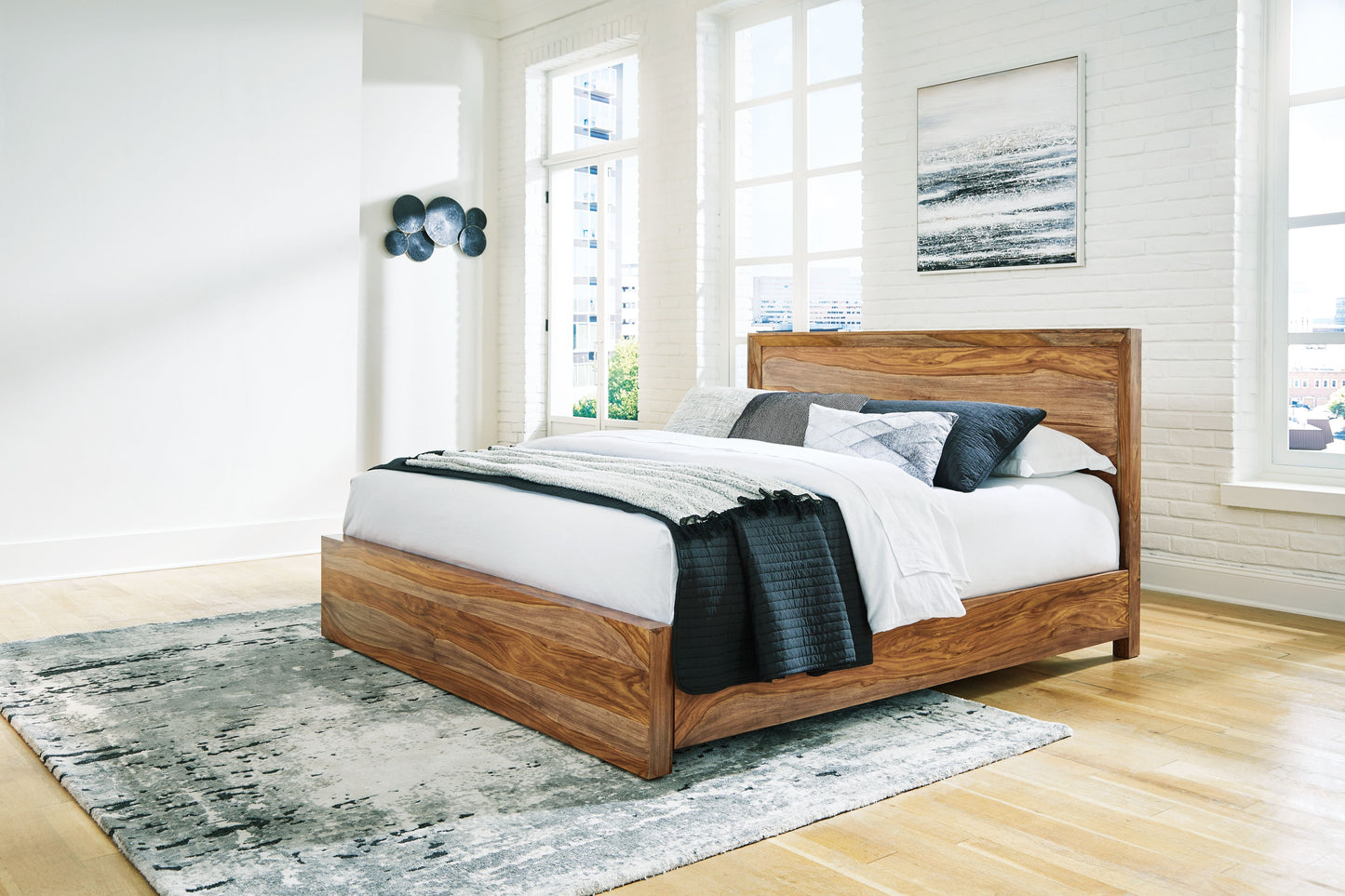 Dressonni - Panel Bed