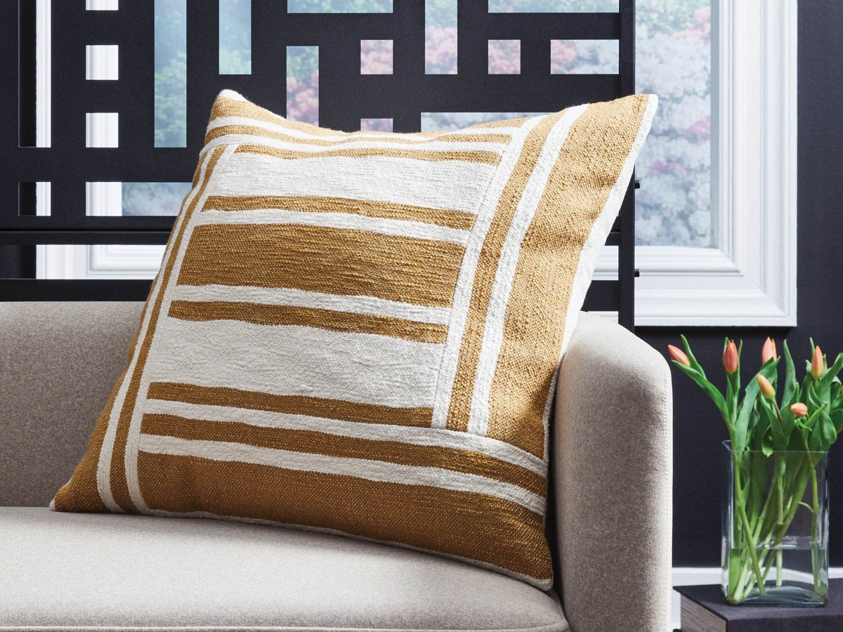 Darrman - Pillow - Forward Furniture