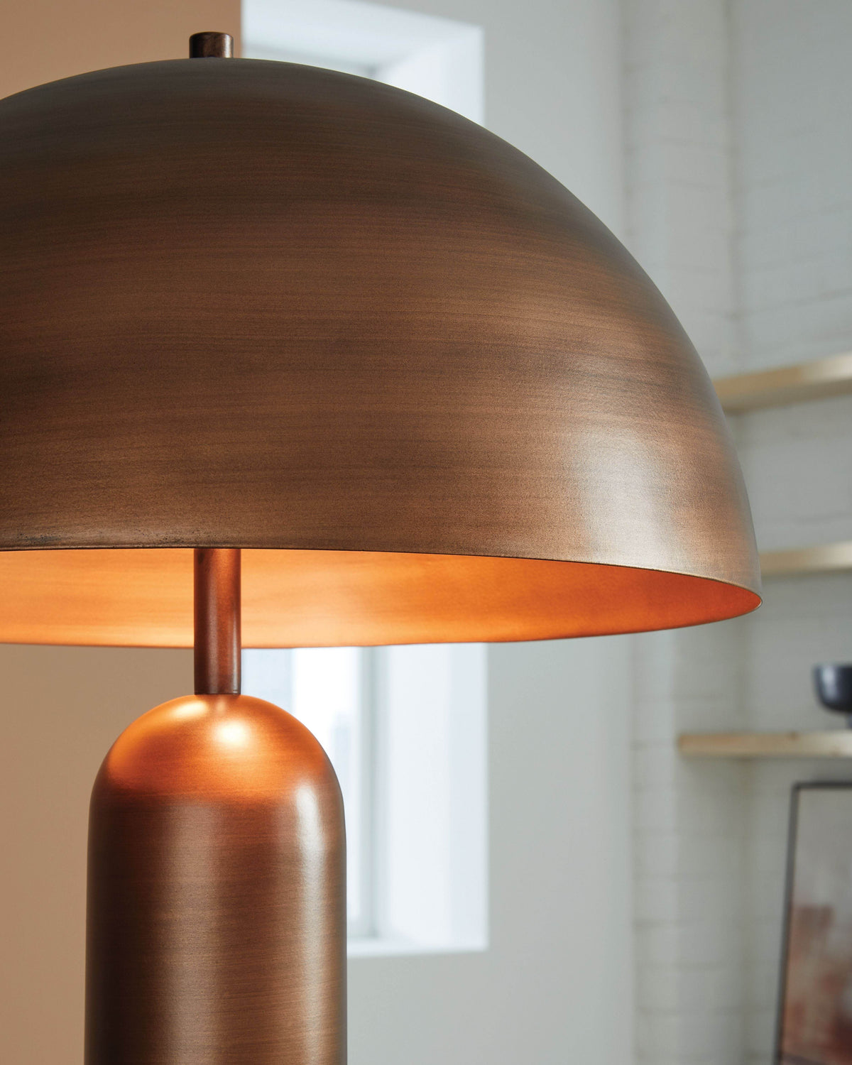 Wendfield - Metal Lamp - Forward Furniture