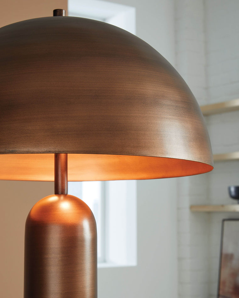 Wendfield - Metal Lamp - Forward Furniture