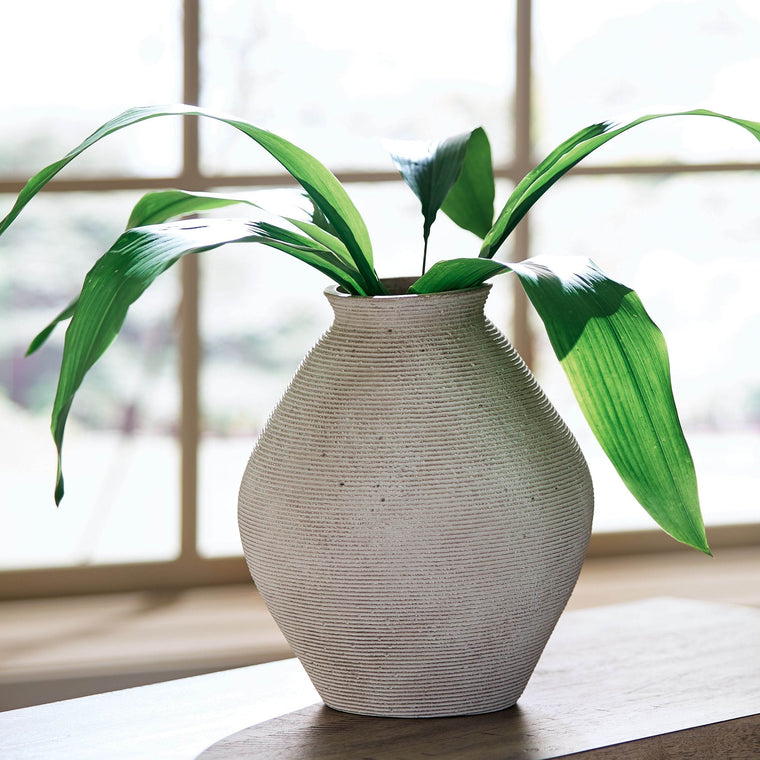 Hannela - Vase - Forward Furniture