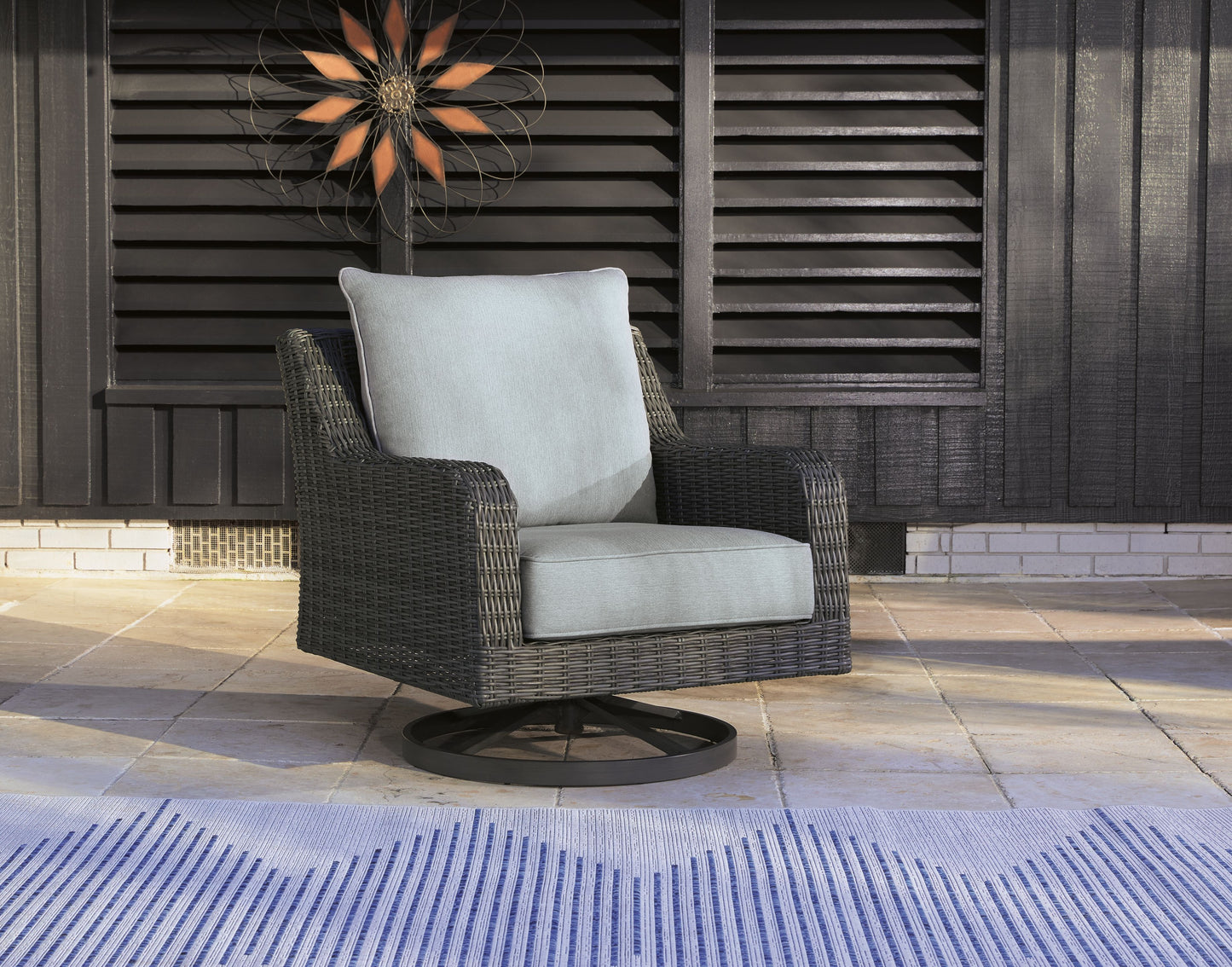 Elite Park - Gray - Swivel Lounge w/ Cushion