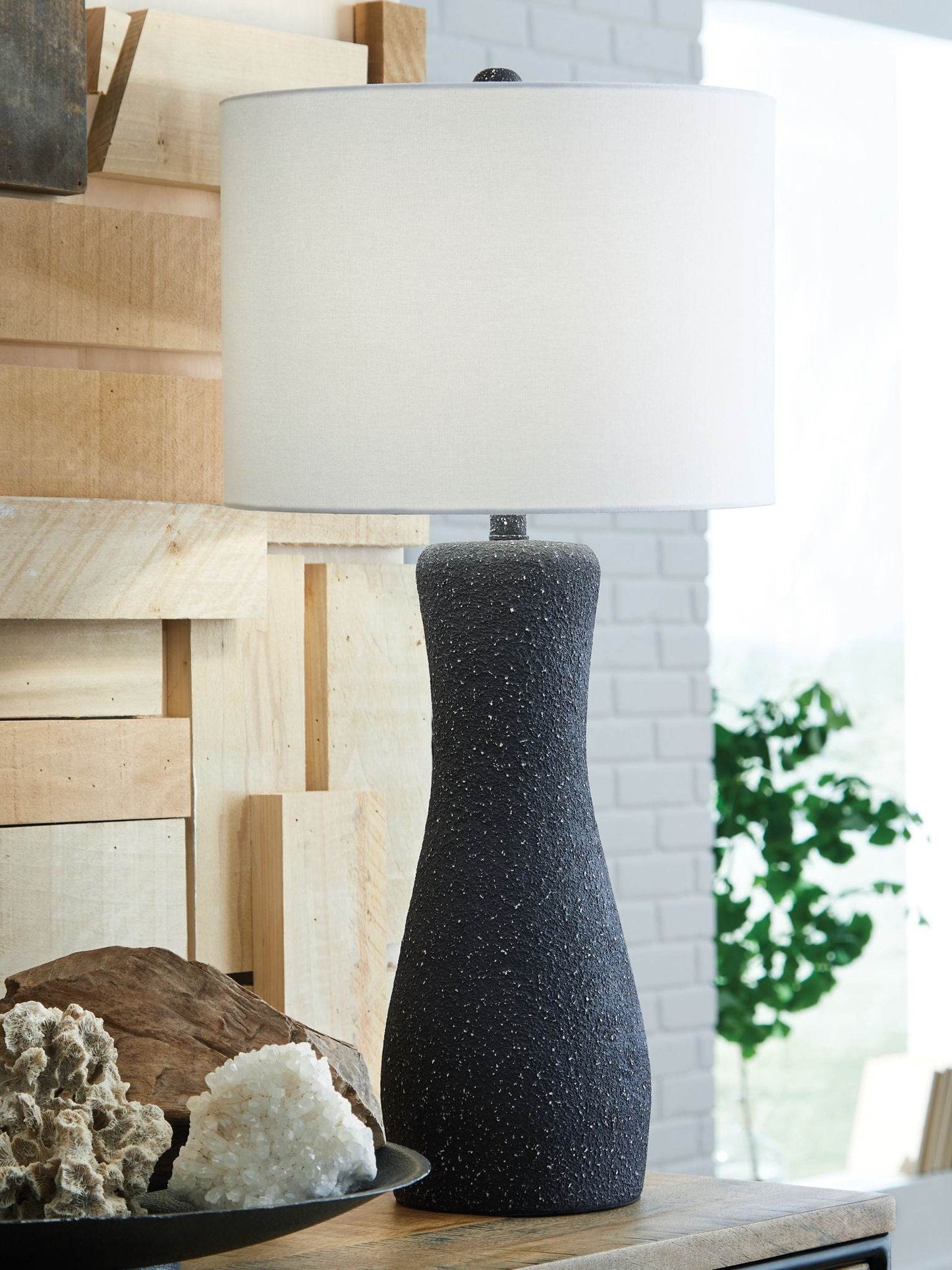 Maykins - Black - Metal Table Lamp - Forward Furniture