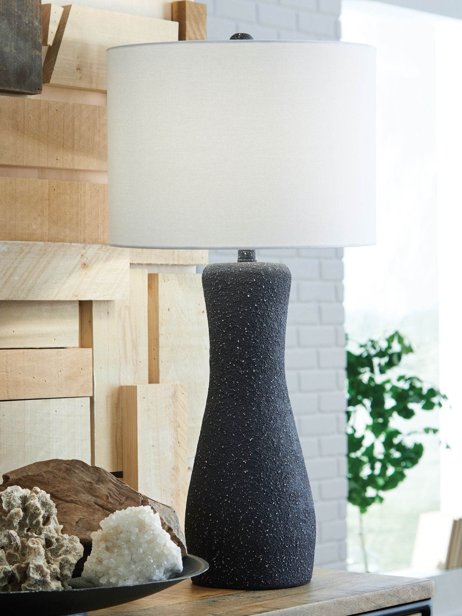 Maykins - Black - Metal Table Lamp - Forward Furniture