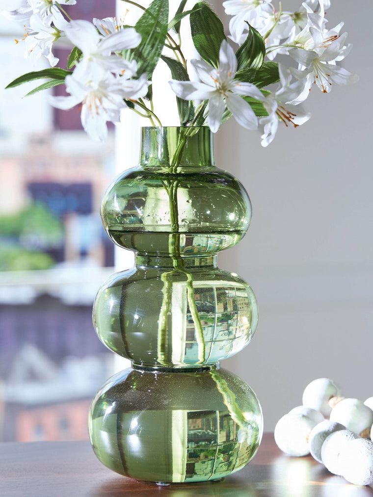 Renethorne - Vase - Forward Furniture