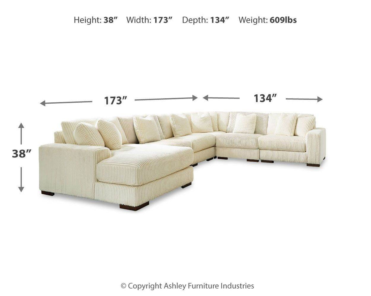 Lindyn - Sectional - Forward Furniture