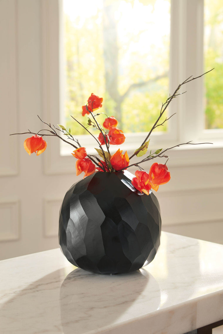 Ryanford - Vase - Forward Furniture